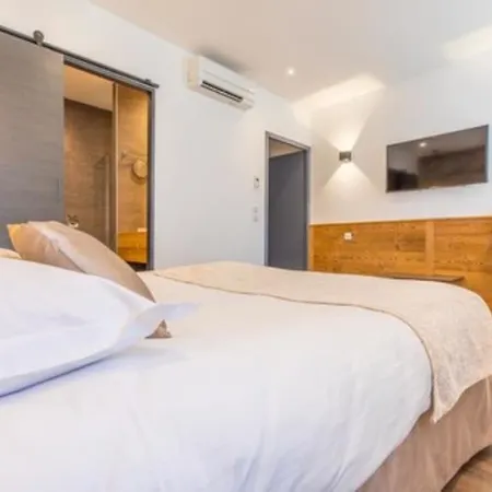 Des Princes, Centre Hotel