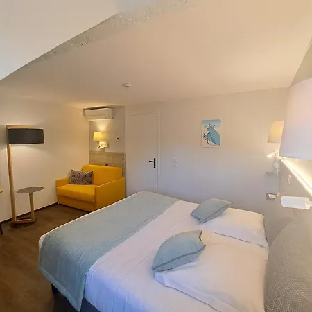 Des Princes, Centre Hotel