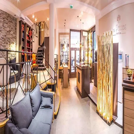 Des Princes, Centre Hotel