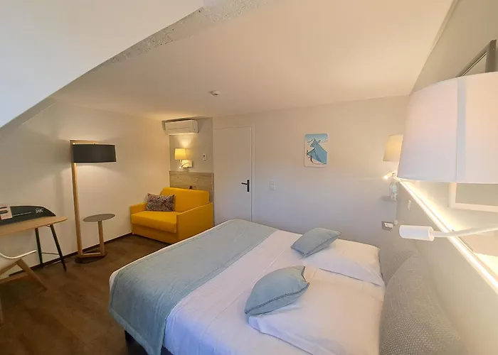 Des Princes, Centre Hotel